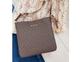 Michael Kors Messenger crossbody hnědá s monogramem Michael Kors Messenger crossbody hnědá s monogramem